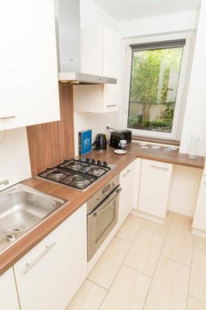 Rosenstein Suite - image 8