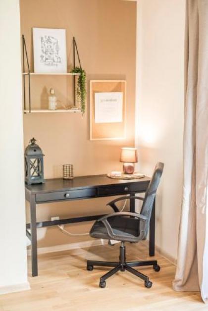 Rosenstein Suite - image 9