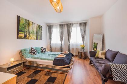 10 min. Downtown   49sqm   Parking   metro 100m Vienna 