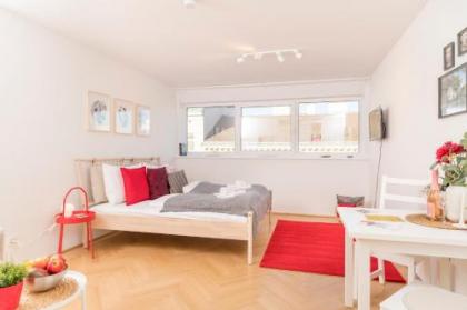 Red Monkey Vienna Apartment by welcome2vienna - image 1