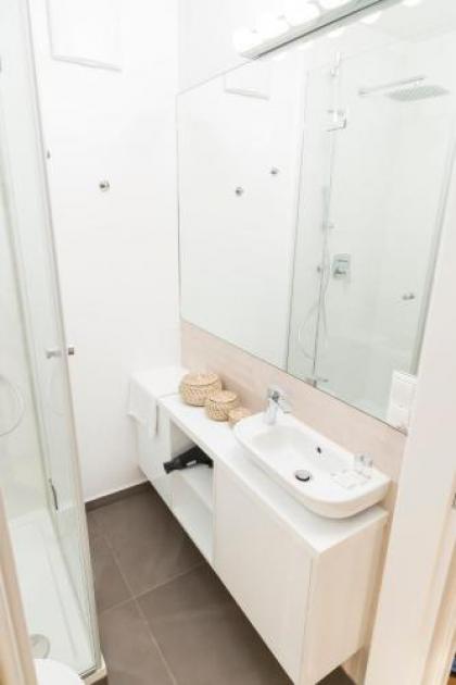 Red Monkey Vienna Apartment by welcome2vienna - image 17