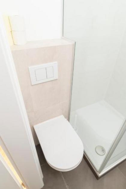 Red Monkey Vienna Apartment by welcome2vienna - image 18