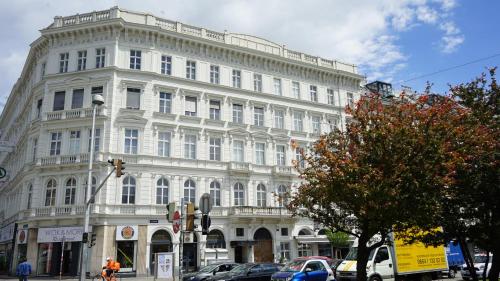 KH Opera Apartments - main image