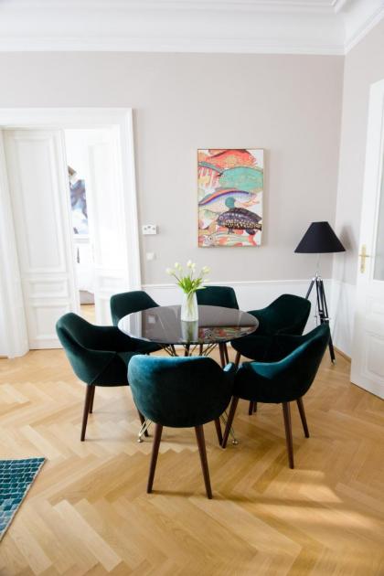 Studio Apartments Urania