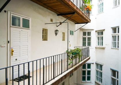 Backpacker Apartment Hofburg - image 10