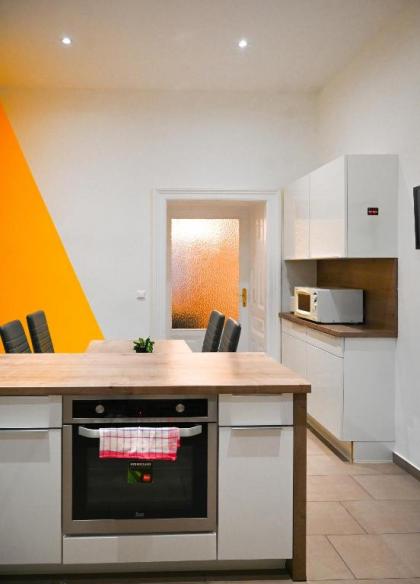 Modern Apartment Wiener Stadthalle - image 9