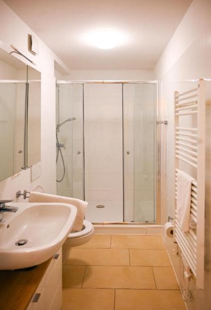 Hideaway Suite Danube Canal - image 3