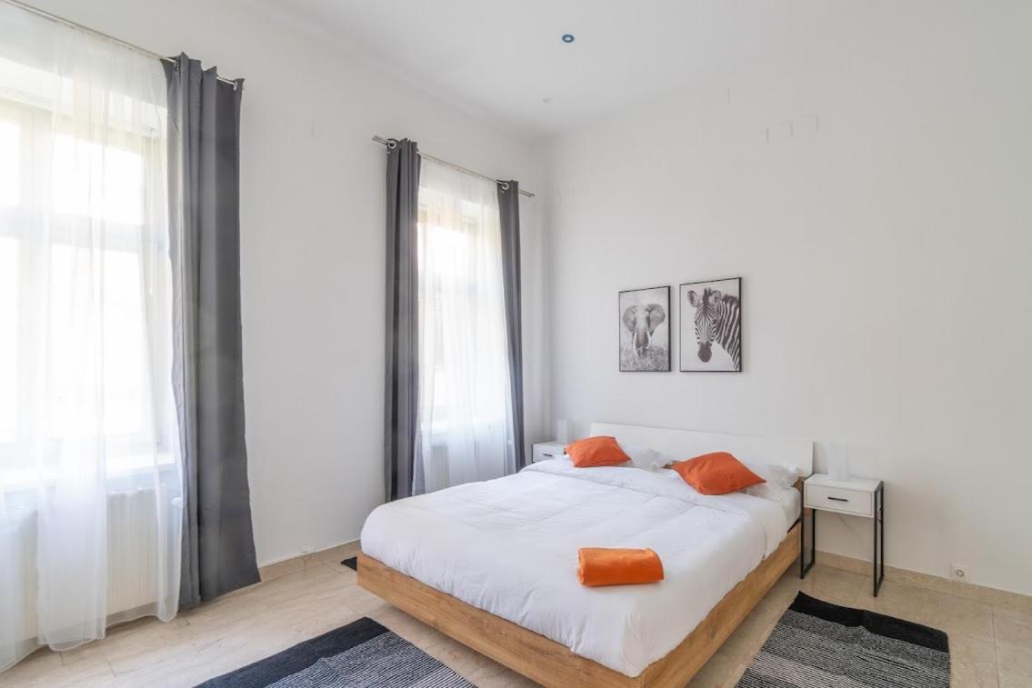 Centre Apartments - main image