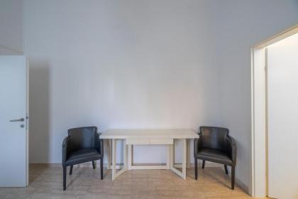 Centre Apartments - image 10