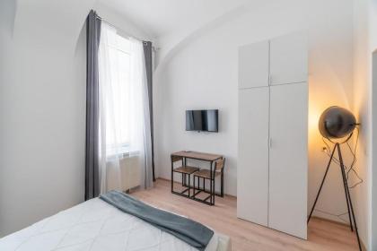 Centre Apartments - image 11