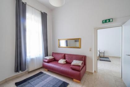 Centre Apartments - image 12