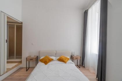 Centre Apartments - image 14