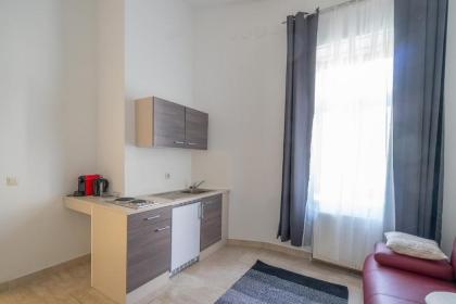 Centre Apartments - image 8