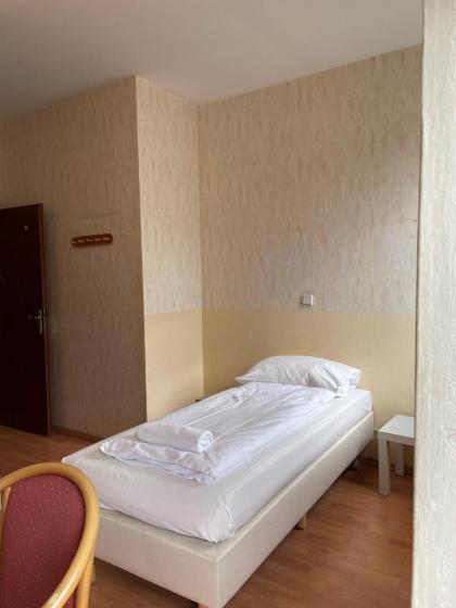 Hotel Tabor Rooms - image 16