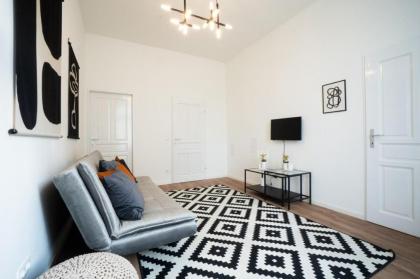 Stylish boutique apartment with 2 bathrooms