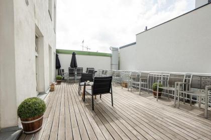 Sunny apartment in Leopoldstad terrace with grill - image 16