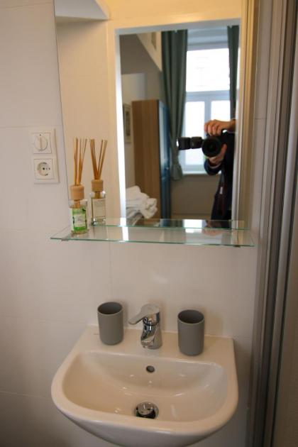 Small Apartment - Near Centre - image 13