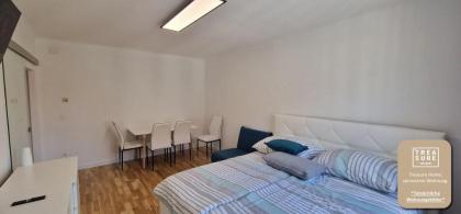 Exclusive Serviced Flat - image 10