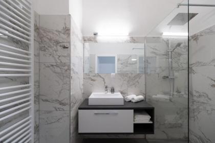 Central Apartment next to Hauptbahnhof Hbf - image 12