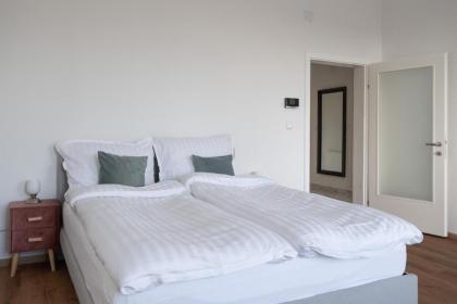 Central Apartment next to Hauptbahnhof Hbf - image 8