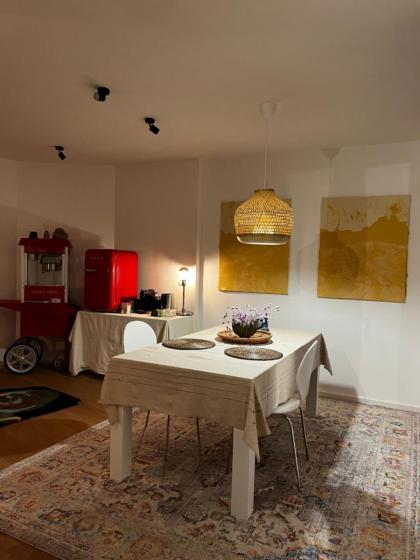 Schöne Wohnung mit Terrasse in dem Stadtzentrum - image 10