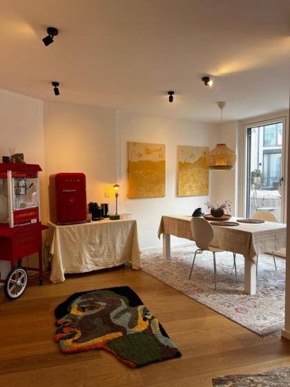 Schöne Wohnung mit Terrasse in dem Stadtzentrum - image 3
