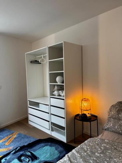 Schöne Wohnung mit Terrasse in dem Stadtzentrum - image 5