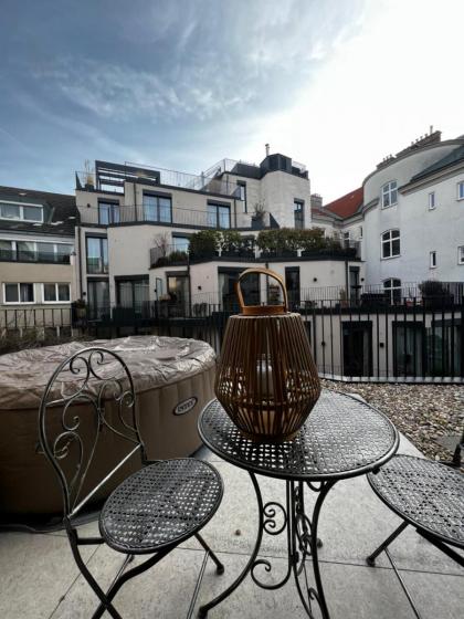Schöne Wohnung mit Terrasse in dem Stadtzentrum - image 7
